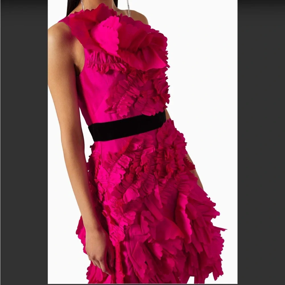 Marchesa one shoulder Floral texture cocktail dress in Fuchsia. - Picture 3 of 5